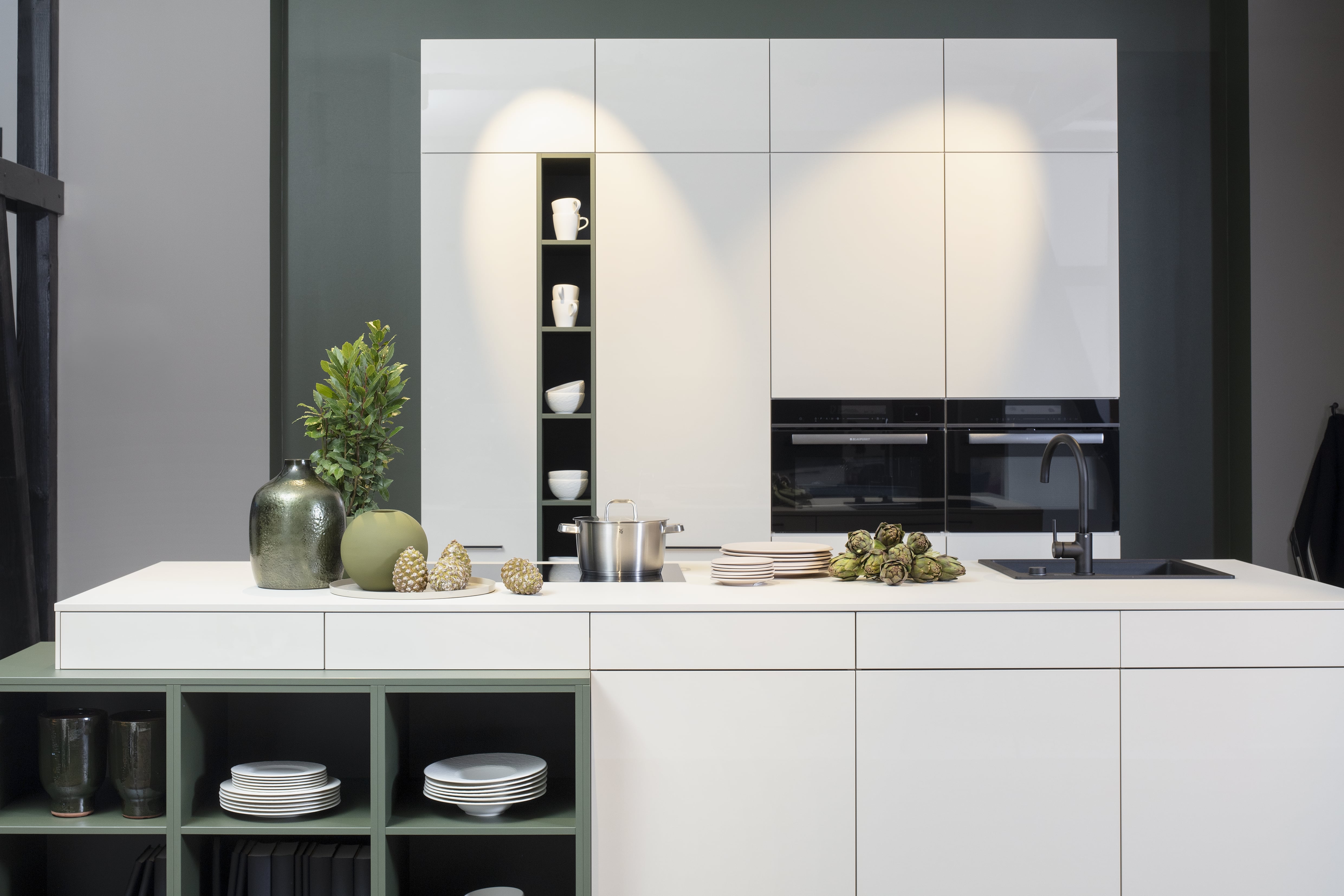 HÄCKER Küche Crema-Magnolia mit Olivgrün