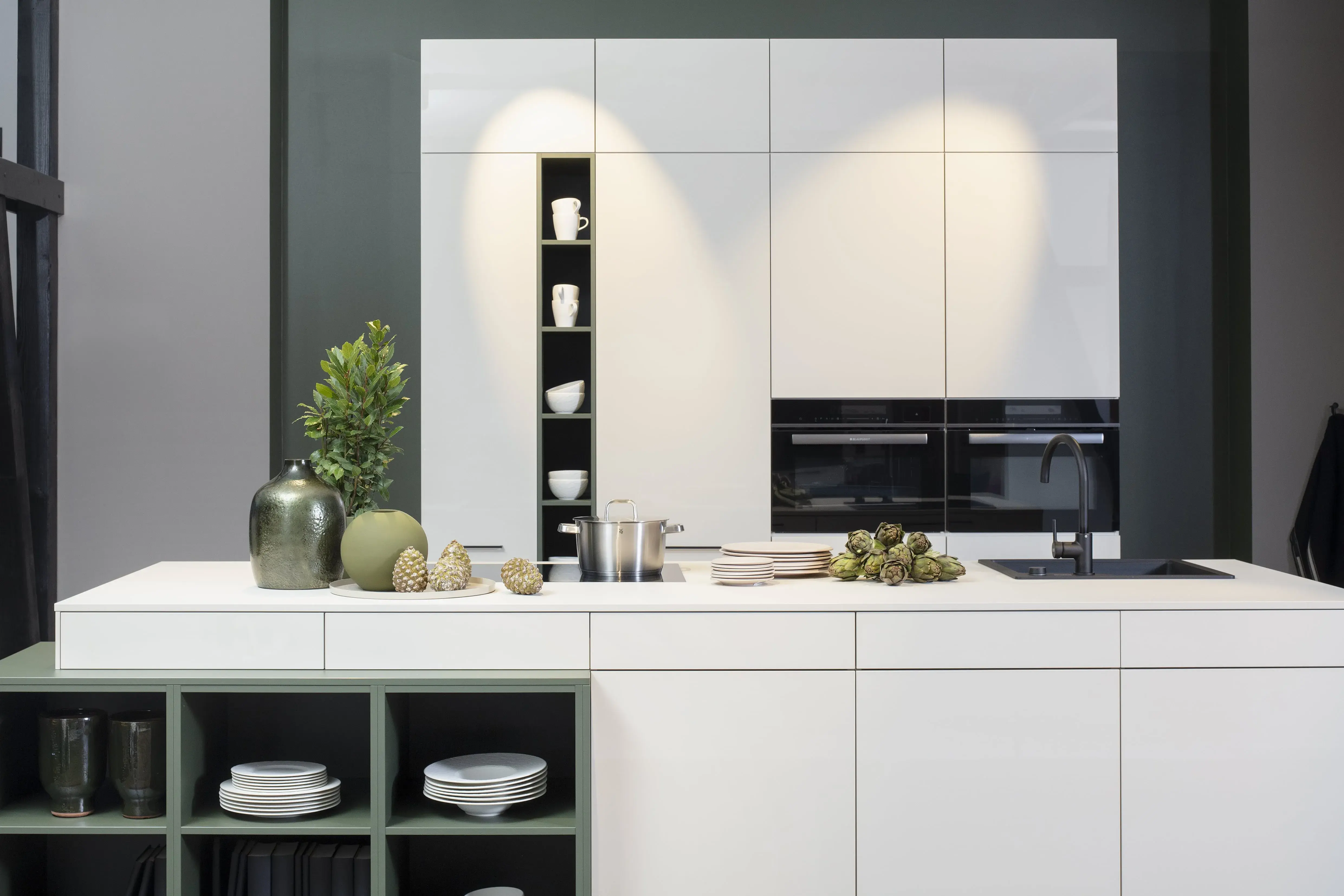 HÄCKER Küche Crema-Magnolia mit Olivgrün