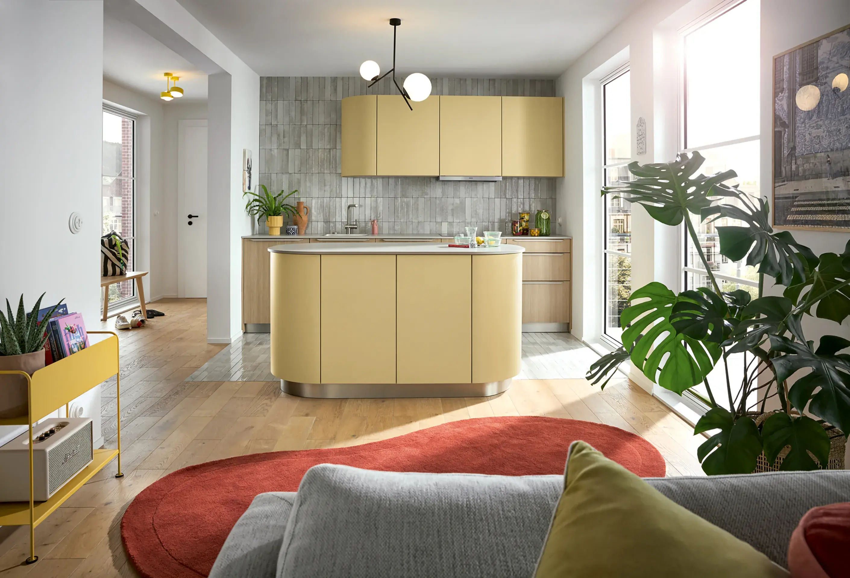 Schüller Inselküche Kücheninsel ovalförmig Wangen stark gerundet